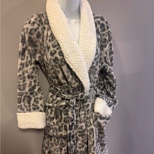 Charter Club Leopard Print Knee Length Bathrobe - Super Soft Never Worn XS/S